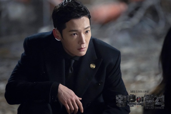Xem Hoàng hậu cuối cùng tập cuối: Nam chính Choi Jin Huyk bất ngờ bỏ vai, nhân vật Cheon Woo Bin sẽ chết ?